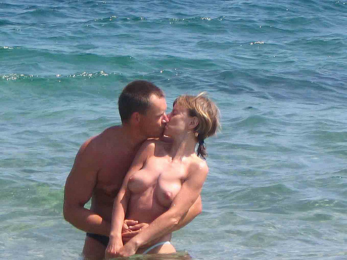 Kissing Topless Wife Swingers Blog wife 500x375 pic Kissing Topless Wife Swingers Blog photo